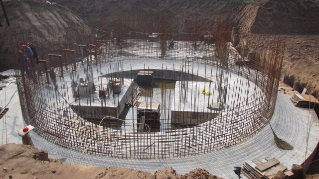 高塔造粒項目基礎工程完工，滑模工程開始